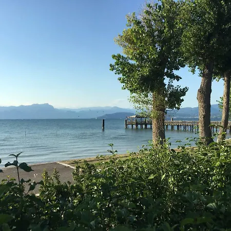Paradiso Sul Di Garda Apartment *
